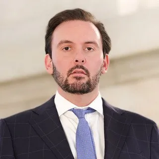 Lawyer Christopher M Combs