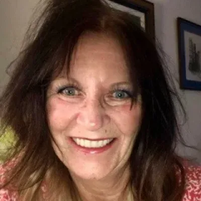 Lisa M Howard